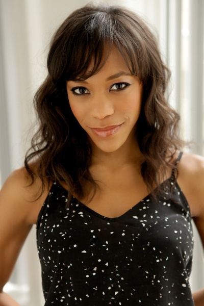 妮基·米歇尔·詹姆斯的写真