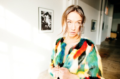 斯黛拉·麦薇的写真