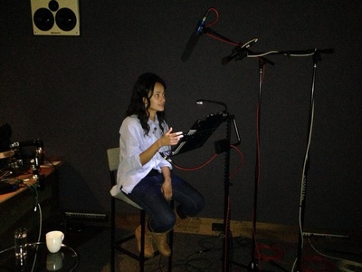 卡拉·克罗姆的写真