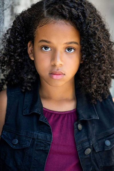 里亚·伯奇的写真