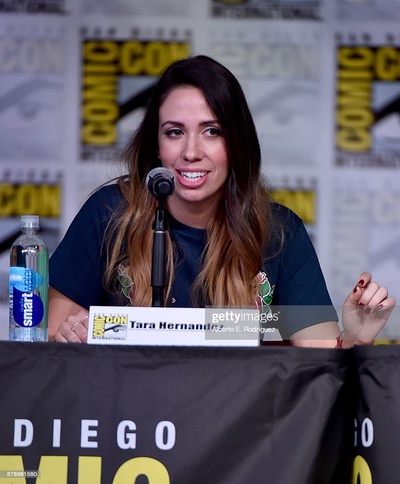 塔拉·埃尔南德斯的写真