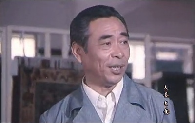 谈鹏飞的写真-《浪花细沙》厂党委书...