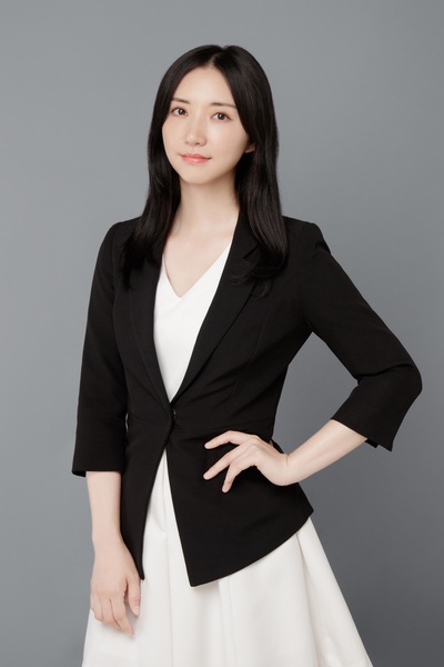 李乐儿的写真-转型制片人12