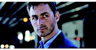 詹姆斯·帕特里克·斯图阿特的写真-还是蛮帅的！！