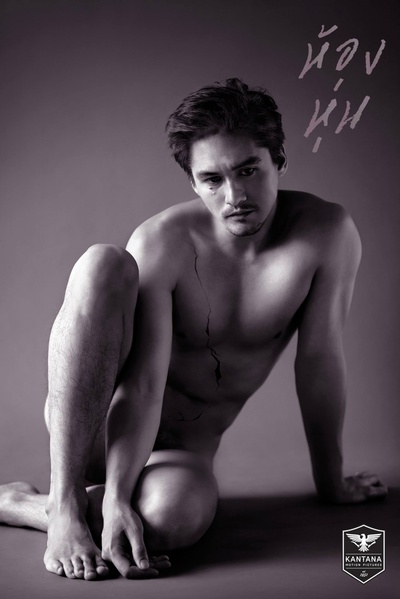 阿南达·爱华灵咸的写真