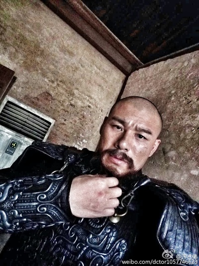 许占伟的写真-留胡子更帅