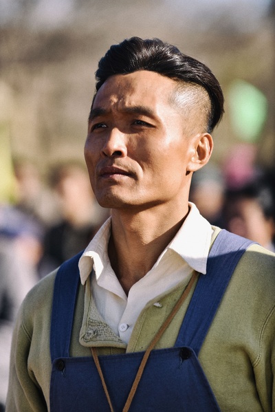 贾宏伟的写真-最美的青春 饰演 赵天...