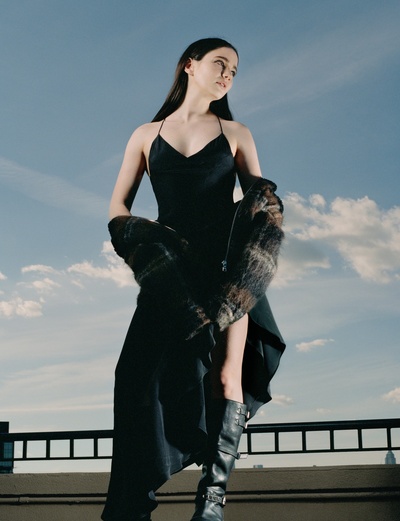 艾斯琳·弗兰乔茜的写真-Dazed by Matthew Ta...