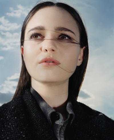 艾斯琳·弗兰乔茜的写真-Dazed by Matthew Ta...