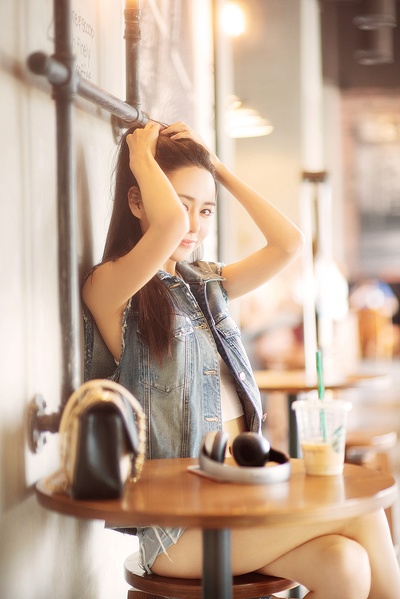 曹梦格的写真-《等一个人的咖啡》曹...