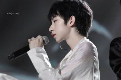 贺峻霖的写真-hjl 贺峻霖 时代少年团