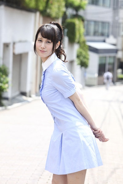 奈波果林的写真