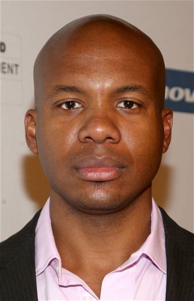 莱昂纳德·罗伯茨的写真