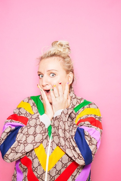 黛西·梅·库珀的写真