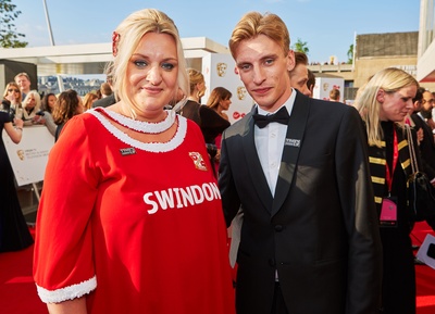 黛西·梅·库珀的写真