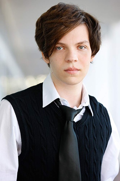 尼古拉斯·亚历山大的写真