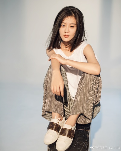 罗悠月的写真-罗悠月