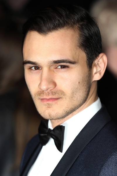 朱利安·科斯托夫的写真