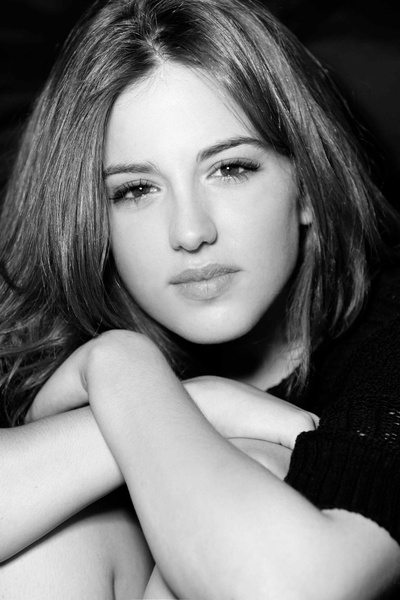 玛丽娜·萨拉斯的写真