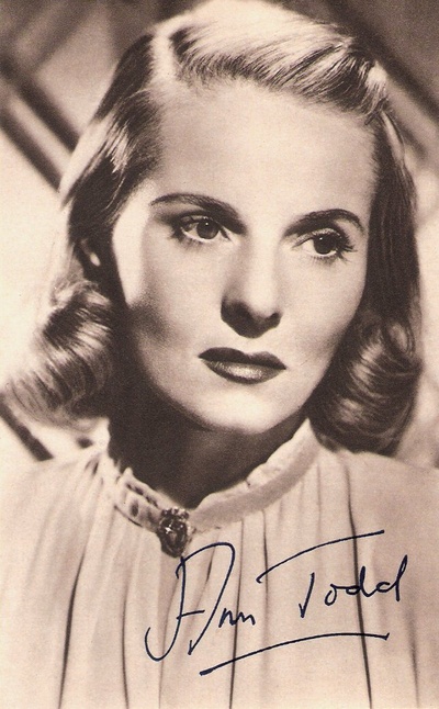 安·托德的写真