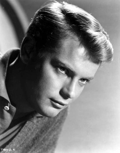 特洛伊·多纳胡的写真