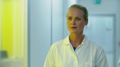 西诺薇·玛考迪·伦德的写真