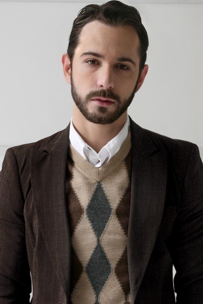 乔纳森·柴可夫斯基的写真