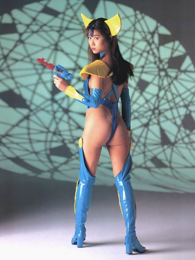 栗林知美的写真