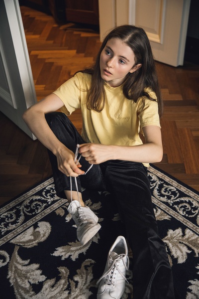 托马辛·麦肯齐的写真-Crookes Magazine Ju...