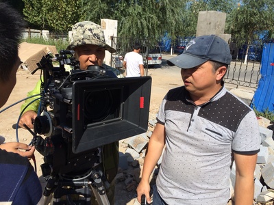 张乃平的写真-导演张乃平在拍摄片场