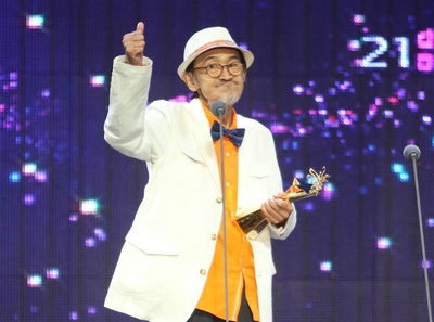 小戽斗的写真-小戽斗以《老大人》一...