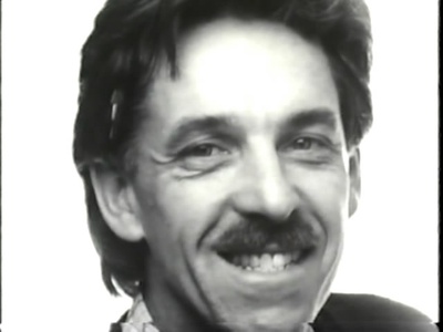 迈弗·纽兰德的写真