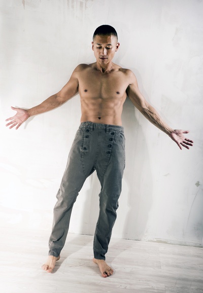 尹·C·乔伊斯的写真