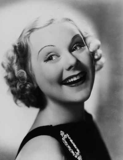 索尼亚·海妮的写真