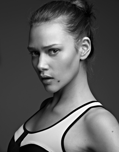 英迪娅·沃兹沃思的写真