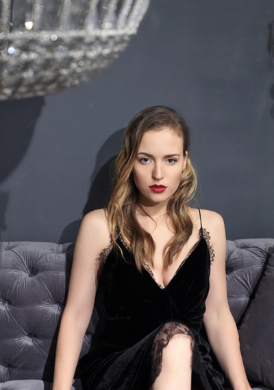 霍普·伊戈什娜的写真