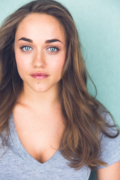 爱丽丝·克雷梅尔堡的写真