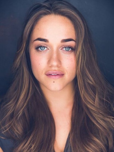 爱丽丝·克雷梅尔堡的写真