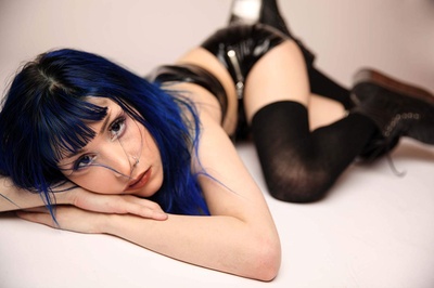 罗维娜·亚瓦里的写真