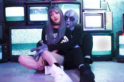 罗维娜·亚瓦里的写真