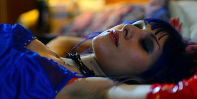 罗维娜·亚瓦里的写真