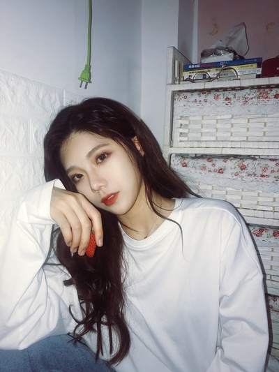 沈梦瑶的写真-SNH48沈梦瑶