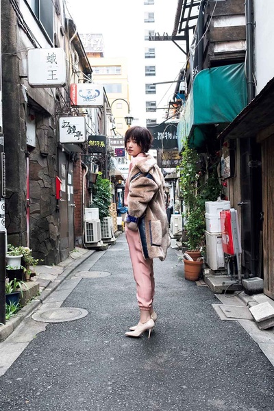 中丸紫苑的写真