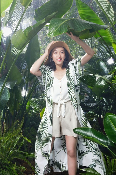 清野菜名的写真-H&M 「GOLDEN PAS...