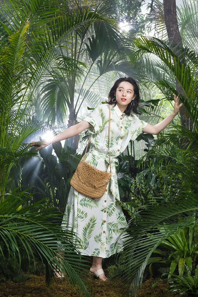 清野菜名的写真-H&M 「GOLDEN PAS...