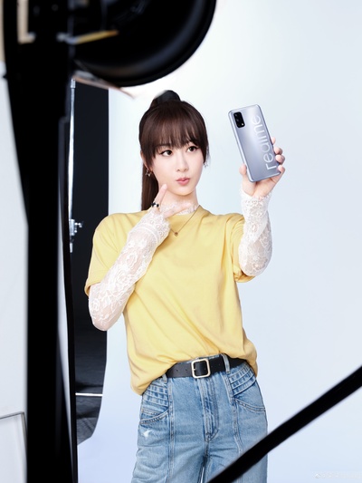 杨紫的写真-小猴紫自拍姿势