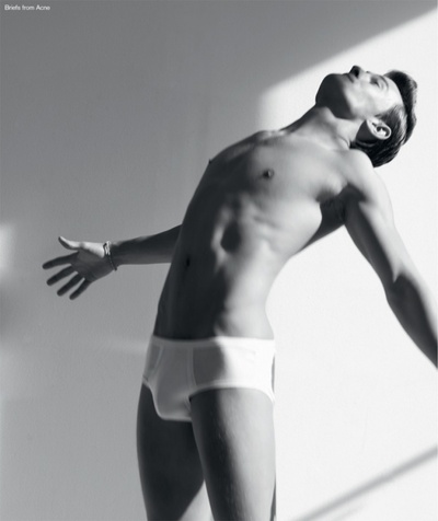 艾略特·提特恩索的写真