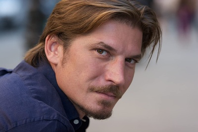 卢卡·佩洛斯的写真