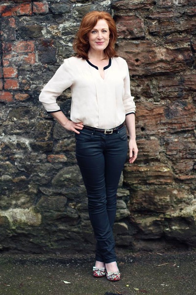 伊莱恩·考尔菲德的写真