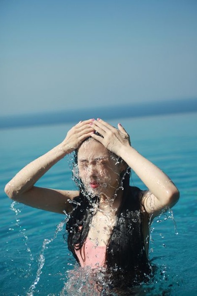 张辛苑的写真-母母洗脸